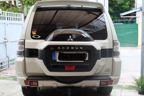 Second hand 2014 Mitsubishi Pajero GLS 3.2 Di-D 4WD AT 