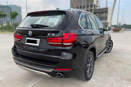 Old 2015 BMW X5 xDrive30d