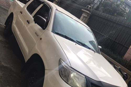 Second hand 2013 Toyota Hilux 2.4 J 4X2 MT 