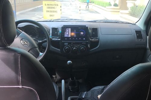 Old 2013 Toyota Hilux 2.4 J 4X2 MT