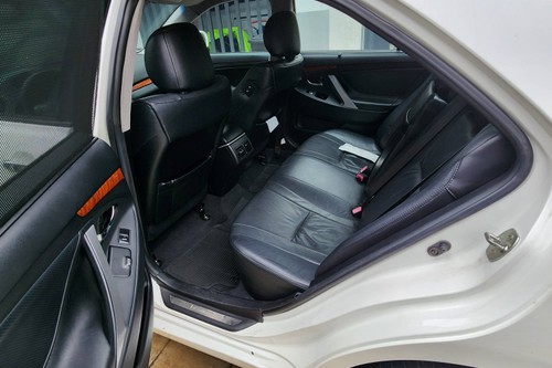 Second hand 2009 Toyota Camry 2.5HV Premium 