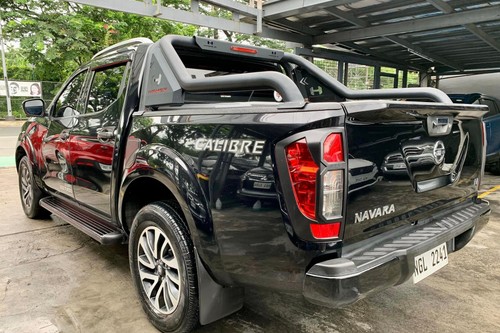 Old 2020 Nissan NP300 Navara 2.5L 4x2 EL 7AT Calibre