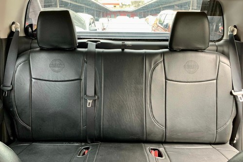 Used 2020 Nissan NP300 Navara 2.5L 4x2 EL 7AT Calibre