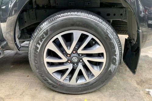 Used 2020 Nissan NP300 Navara 2.5L 4x2 EL 7AT Calibre