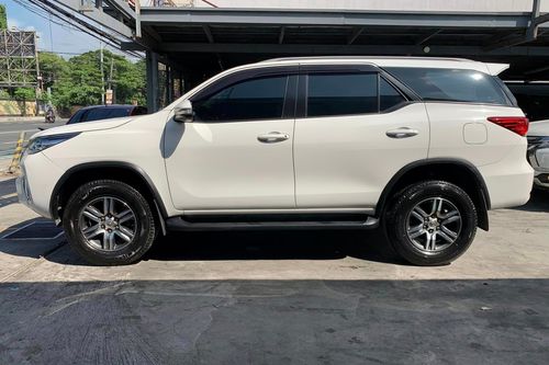 2nd Hand 2017 Toyota Fortuner Gas AT 4x2 2.7 G