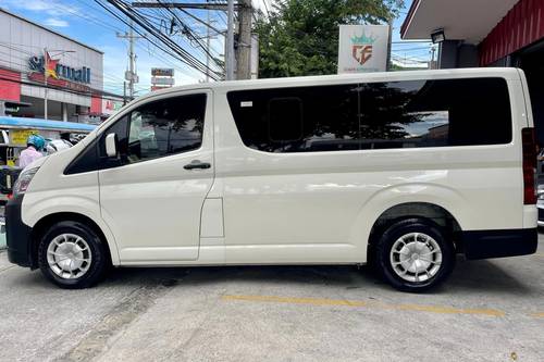 2nd Hand 2020 Toyota Hiace Commuter Deluxe