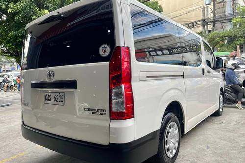 Second hand 2020 Toyota Hiace Commuter Deluxe 