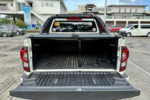 Used 2023 Nissan NP300 Navara 2.5 Calibre-X AT 4x2