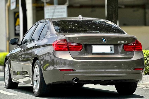 Old 2014 BMW 3 Series 318d