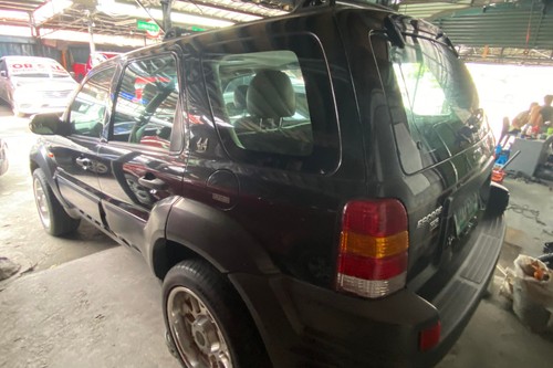 Old 2004 Ford Escape 3.0L XLT AT