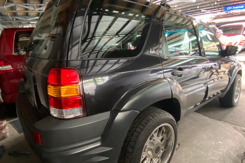 Second hand 2004 Ford Escape 3.0L XLT AT 
