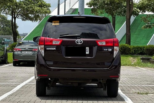 Second hand 2022 Toyota Innova 2.8 E Diesel AT 