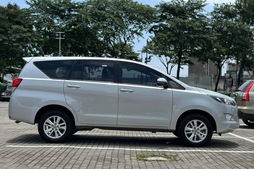 Old 2020 Toyota Innova 2.8 E Diesel MT