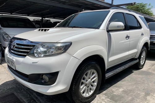 Second hand 2014 Toyota Fortuner 2.4 V AT 