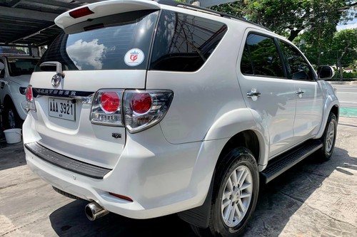 Second hand 2014 Toyota Fortuner 2.4 V AT 