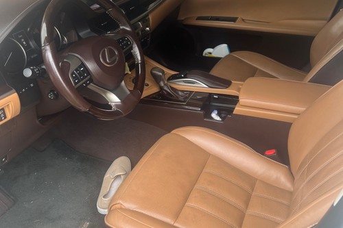 Second hand 2017 Lexus ES 300h Executive 