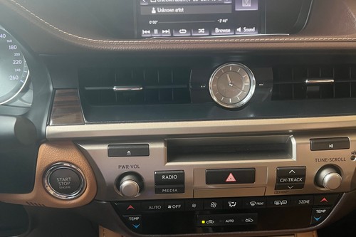 Used 2017 Lexus ES 300h Executive