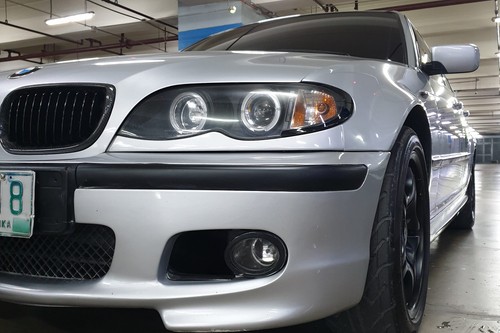 Old 2002 BMW 3 Series Sedan 318i Sport