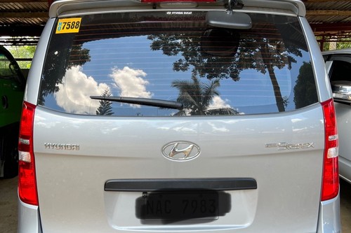 Second hand 2016 Hyundai Grand Starex 2.5 GL 5M/T (Dsl) 