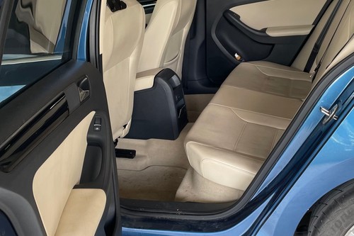 Second hand 2017 Volkswagen Jetta 2.0 TDI DSG Highline 