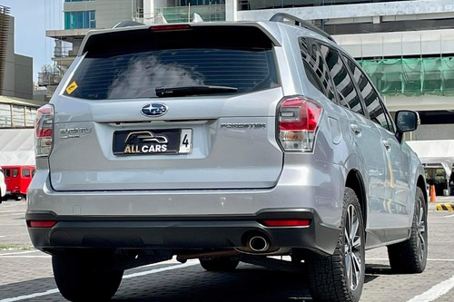 Old 2017 Subaru Forester 2.0i-Premium