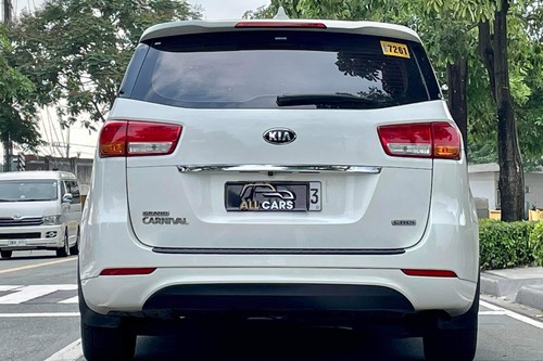 Second hand 2016 Kia Grand Carnival 2.2 EX AT (11-Seater) 