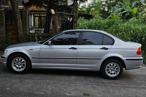 Old 2002 BMW 3 Series Sedan 316i