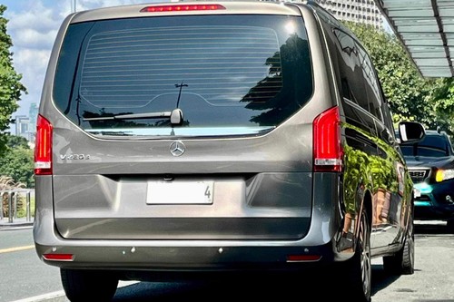 Old 2017 Mercedes-Benz V-Class V 220d Avantgarde Long 7 Seater