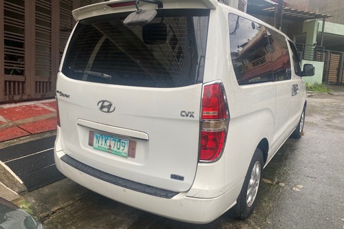 Old 2010 Hyundai Grand Starex 2.5 GL 5M/T (Dsl)