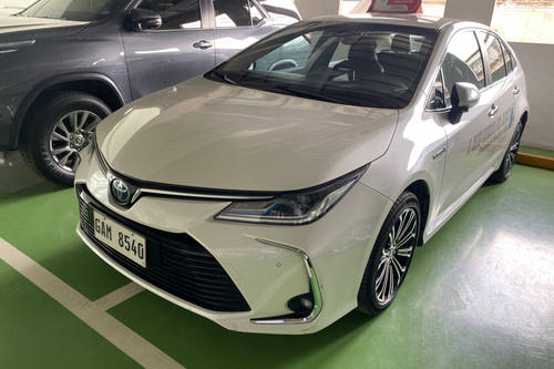 2nd Hand 2020 Toyota Corolla Altis 1.8 V Hybrid CVT