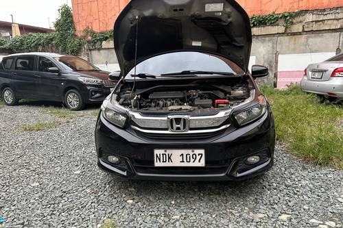 Second hand 2018 Honda Mobilio 1.5 V CVT 