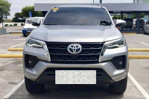 Second hand 2023 Toyota Fortuner 2.4 V Diesel 4x2 AT 