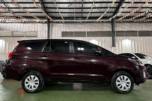 Old 2025 Toyota Innova 2.8 XE AT