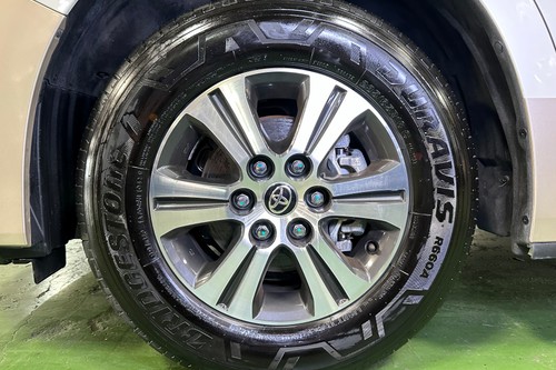 Used 2025 Toyota Hiace GL Grandia A/T