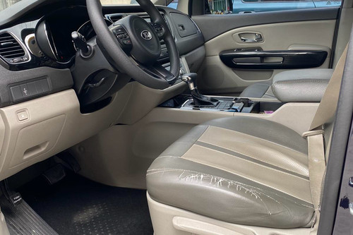 Used 2018 Kia Carnival SWB AT