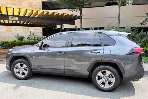 Second hand 2023 Toyota RAV 4 2.5L XLE HEV CVT 