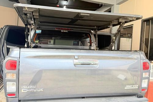 Second hand 2017 Isuzu D-Max 3.0 4x2 LS-A AT 