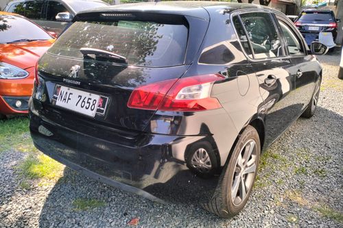 Second hand 2016 Peugeot 308 1.6 L Hatchback Allure 