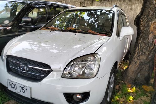 Old 2011 Kia Carens 2.0 L LX AT Gasoline
