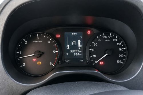 Second hand 2020 Nissan Navara 2.5L 4x2 EL 7AT Calibre 