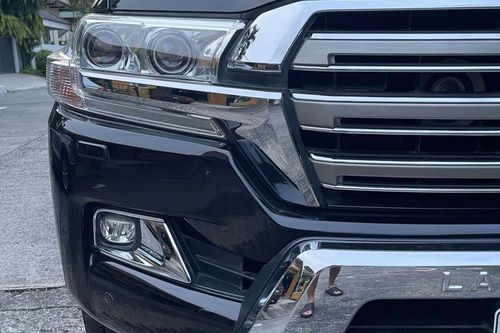 Second hand 2019 Toyota Land Cruiser 4.5 VXS FULL OPTION DSL 