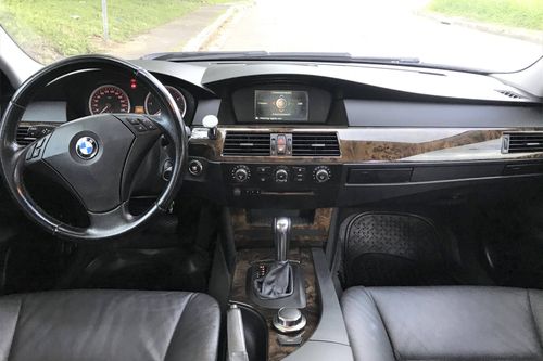 Old 2007 BMW 5 Series Sedan 520d