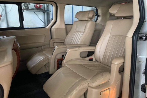 Used 2015 Hyundai Grand Starex 2.5L CRDI AT PLATINUM