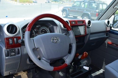 Old 2020 Toyota Land Cruiser Pickup 4.5L