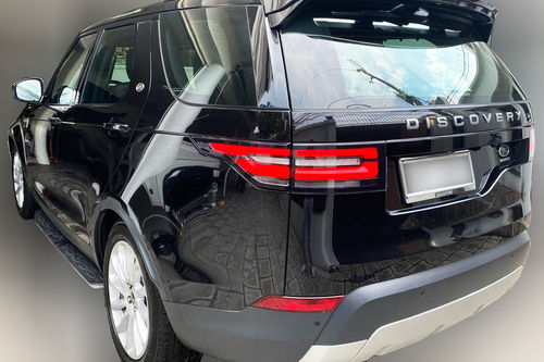 Old 2019 Land Rover Discovery 3.0L Si4 HSE