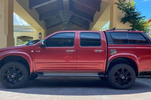 Old 2009 Isuzu D-Max 3.0 LS 4x2 MT