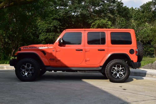 Old 2020 Jeep Wrangler Rubicon 2.0L