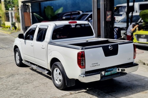 Second hand 2010 Nissan Frontier Navara 2.5L LE AT 