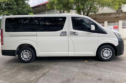 Second hand 2019 Toyota Hiace Commuter Deluxe 