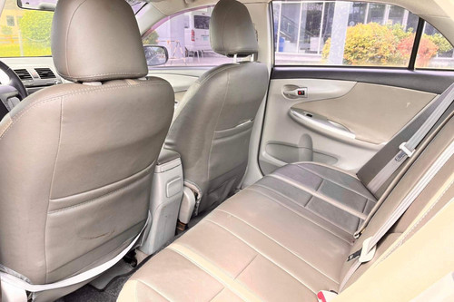 Old 2011 Toyota Corolla Altis 1.6 G MT